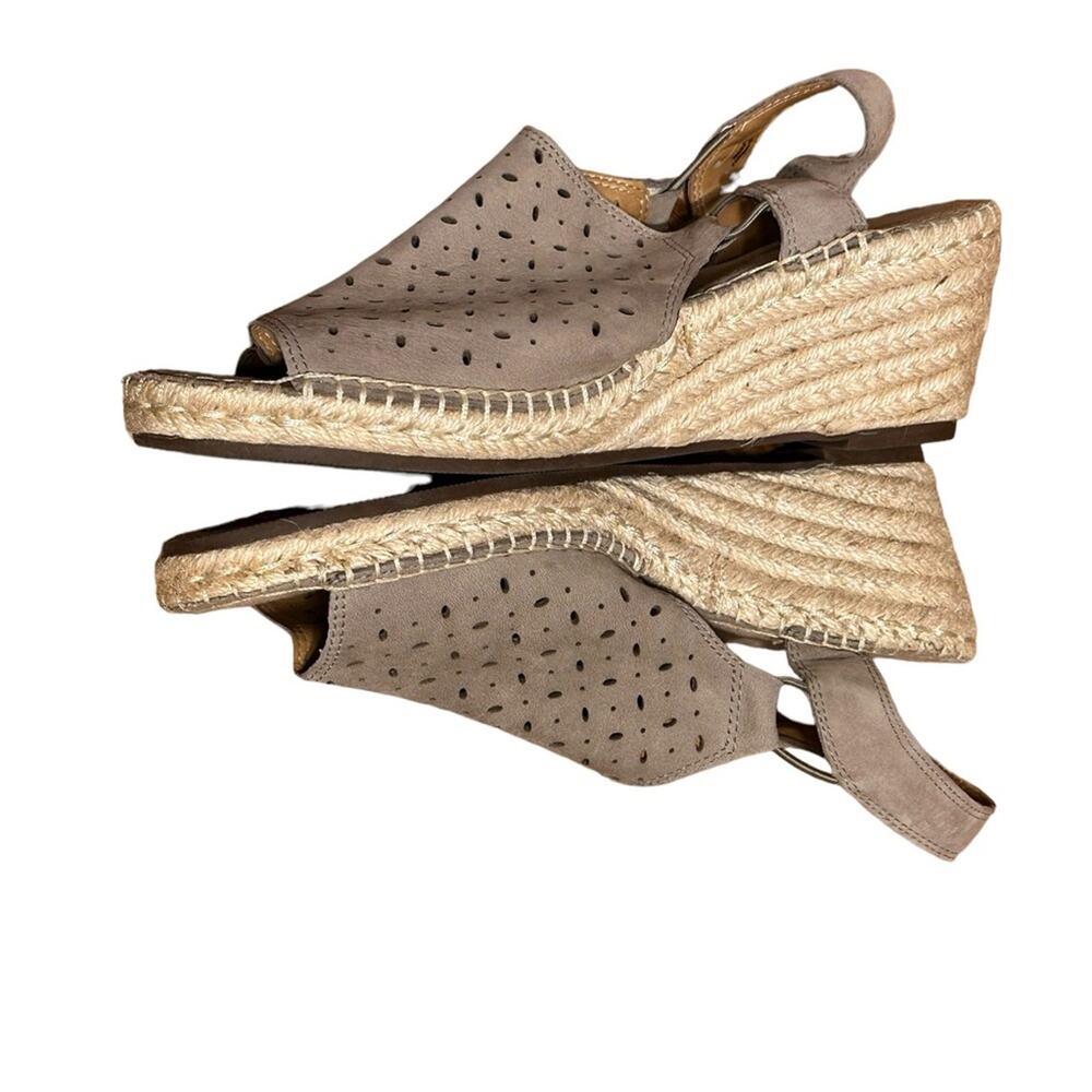 Unstructured by Clark’s Taupe Suede Perforated Wedges Straw Heel Size 8 - Picture 2 of 9